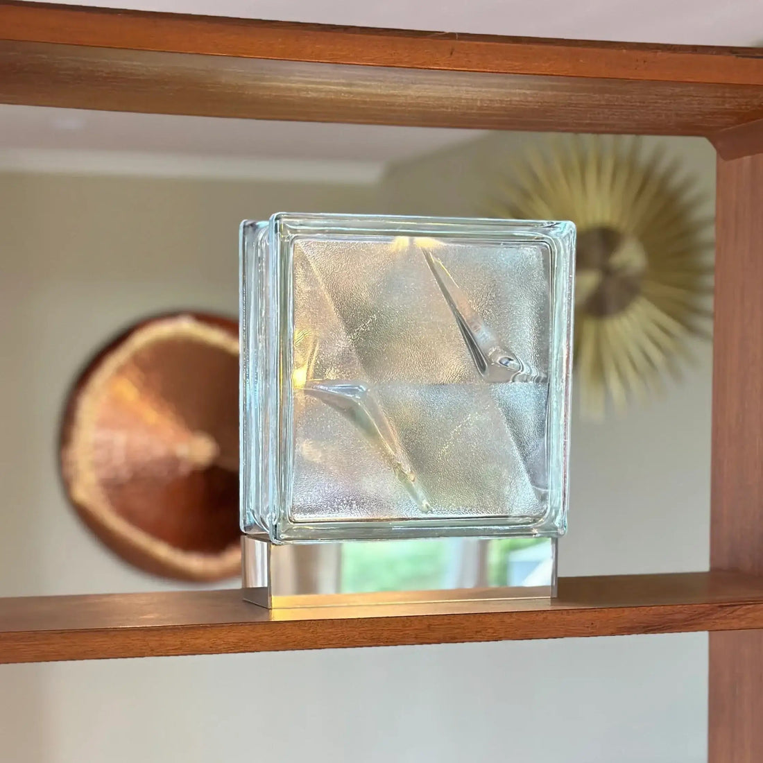 The Best Lamps for Mid-Century Modern Interiors
