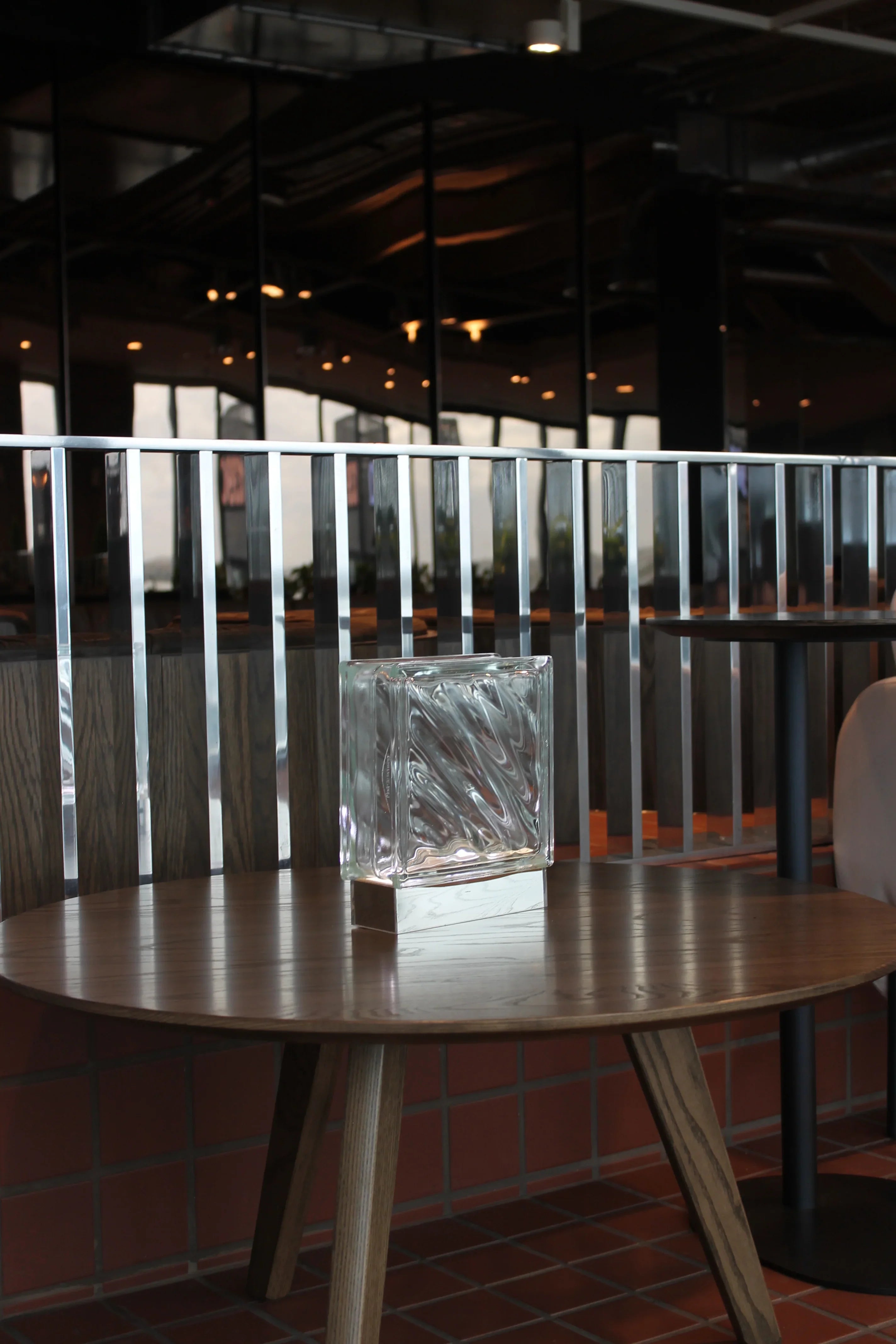 Wireless Flow Bloc Lamp.