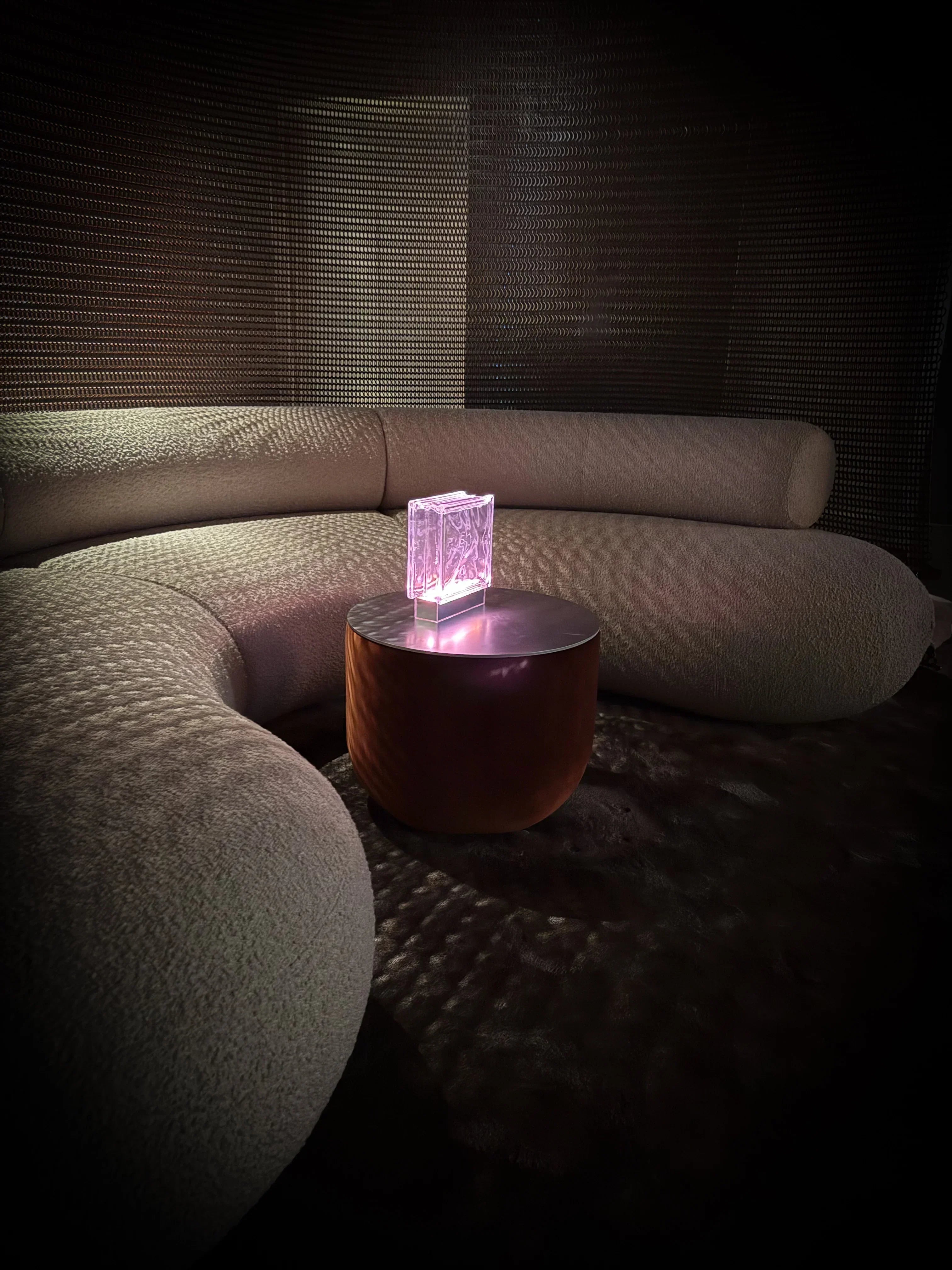 Wireless Wave Bloc Lamp.